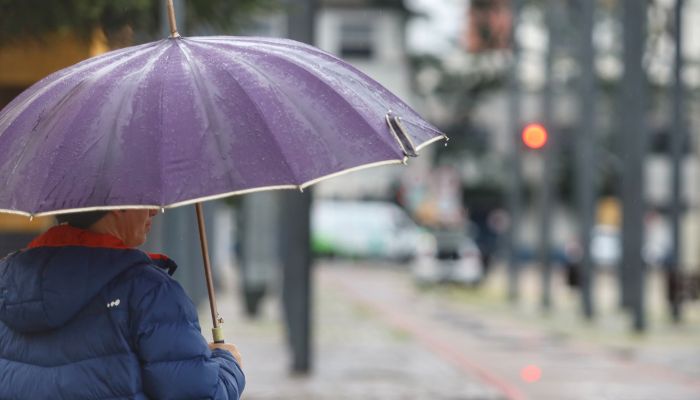  Nova frente fria traz chuva ao Paraná entre domingo e segunda, aponta Simepar